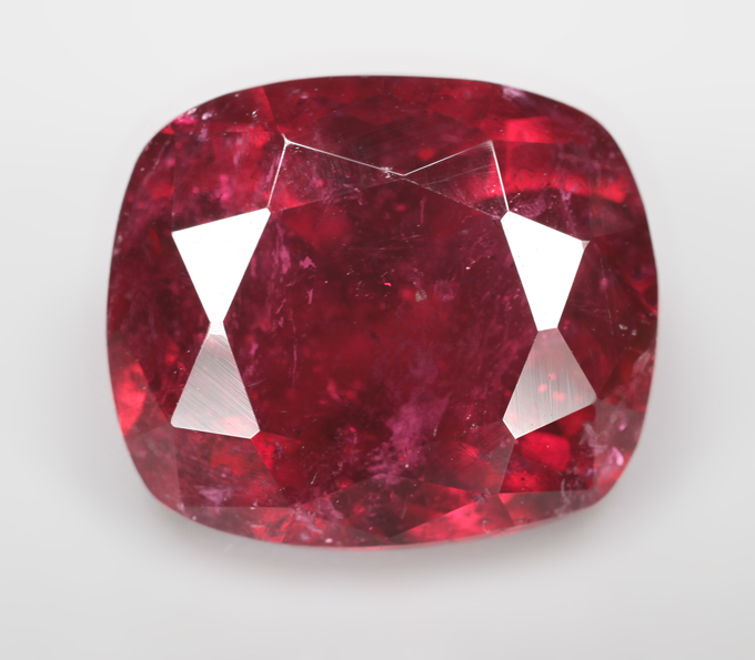 Крупный рубеллит 6,01 карата