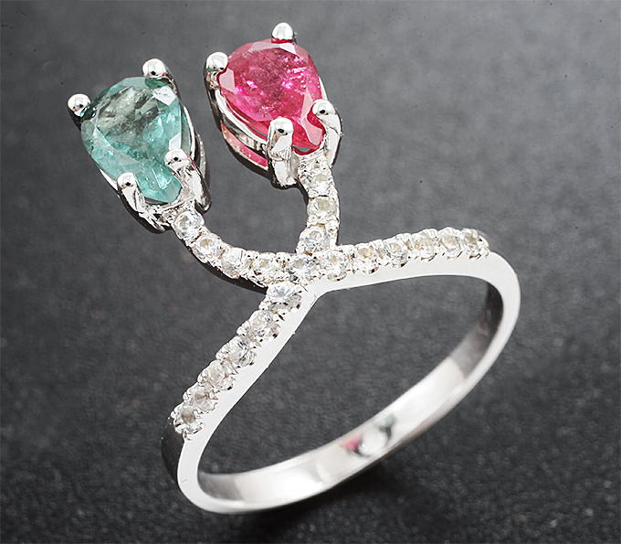 Золотое кольцо с яркими "неоновыми" турмалинами 1,6 карата и лейкосапфирами