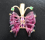 Золотой кулон с резными полихромными турмалинами 3,93 карата, цаворитами и рубинами