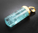 Крупный золотой кулон с красивейшим насыщенным кристаллом забайкальского аквамарина 58,35 карата и синими сапфирами