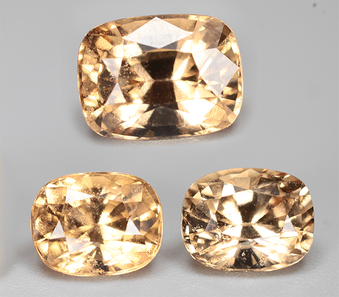 Крупный набор из 3 гессонитов гранатов 5,95 карата