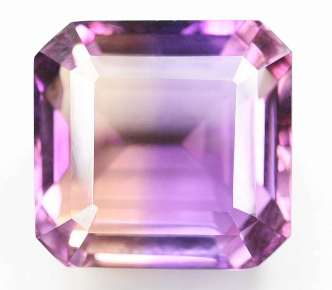 Крупный! Чистейший контрастный аметрин 33,11 карата