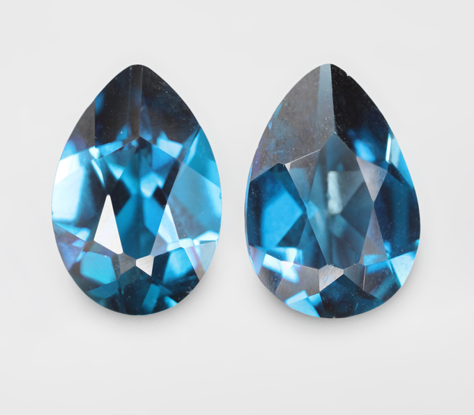 Пара чистейших London топазов 5,69 карата 