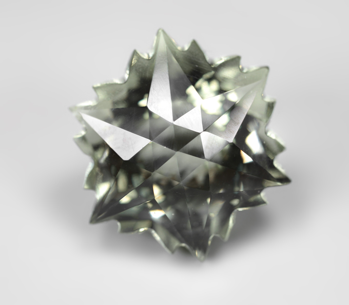 Удивительный зеленый аметист авторской огранки 19,79 карата