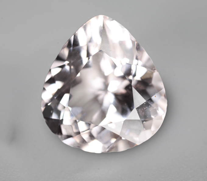 Крупный морганит 9,32 карата