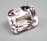 Чистейший крупный морганит 18,71 карата