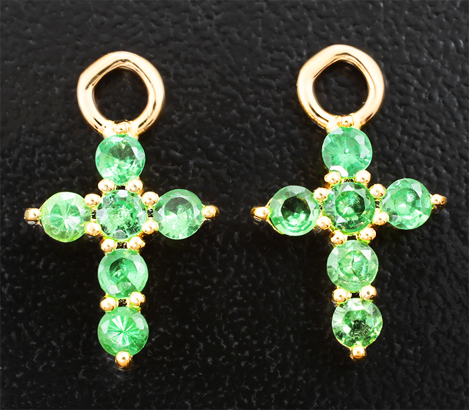 Золотые подвесы с цаворитами 0,9 карата