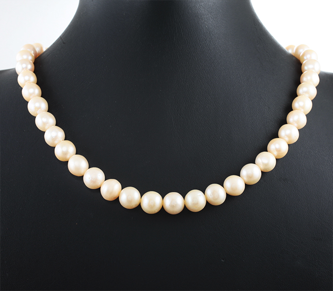 Массивное золотое колье с крупным золотисто-кремовым морским жемчугом барокко 252,55 карата