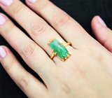 Золотое кольцо с крупным насыщенным уральским изумрудом без облагораживания 7,43 карата Золото