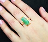 Золотое кольцо с крупным насыщенным уральским изумрудом без облагораживания 7,43 карата