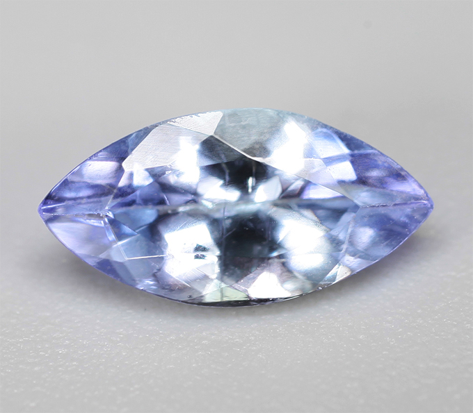 Синевато-фиолетовый цоизит 0,62 карата