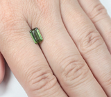 Желтовато-зеленый турмалин 1,56 карата 