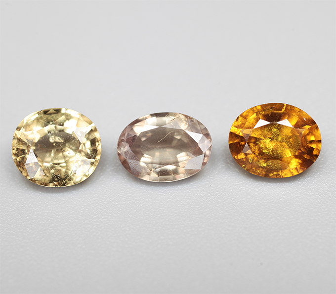 Набор из 3 сапфиров 2,4 карата