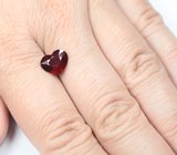Пироп гранат огранки "сердце" 2,91 карата 