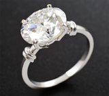 Кольцо с бесцветным муассанитом топовой огранки 3,01 карата Золото