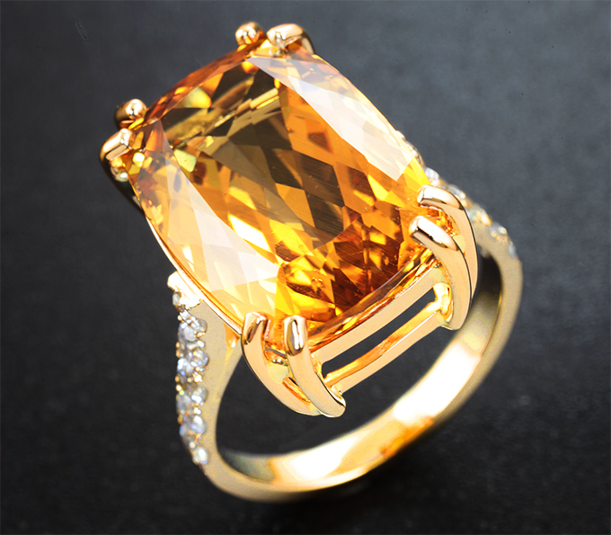 Кольцо с гелиодором 12,97 карата и бесцветными цирконами