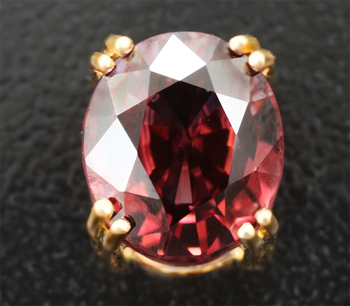 Кулон с оранжево-красным цирконом 3,66 карата