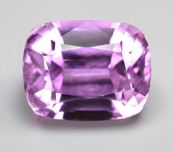 Кунцит высокой чистоты 8,68 карата