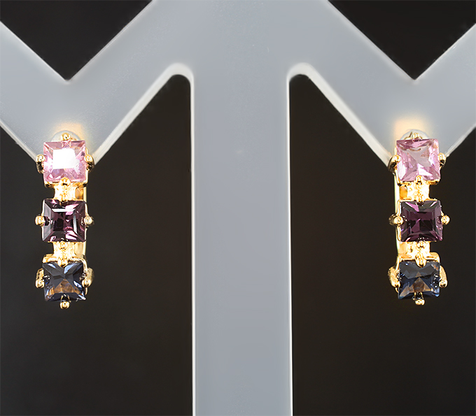 Золотые серьги с разноцветными шпинелями 1,3 карата