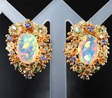 Массивные золотые серьги с крупными ограненными эфиопскими опалами 7,94 карата, танзанитами, сапфирами и бриллиантами