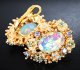 Массивные золотые серьги с крупными ограненными эфиопскими опалами 7,94 карата, танзанитами, сапфирами и бриллиантами Золото