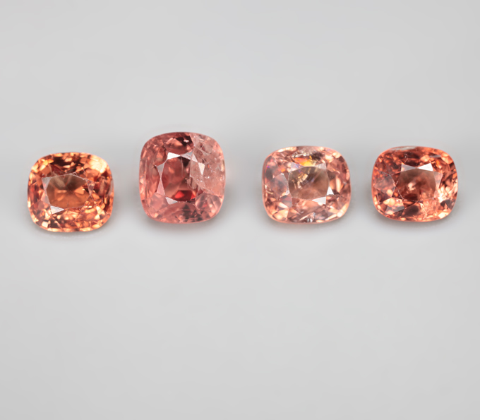 Набор из 4 шпинелей 2,5 карата