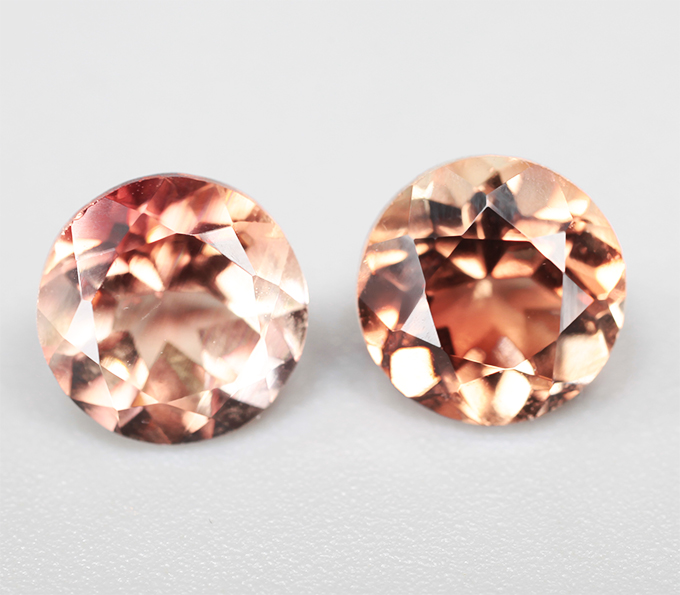 Редкая пара орегонских солнечных камней падпараджа 1,84 карата