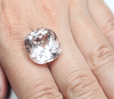 Крупный морганит высокой чистоты 20,52 карата 