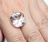 Крупный морганит высокой чистоты 20,52 карата