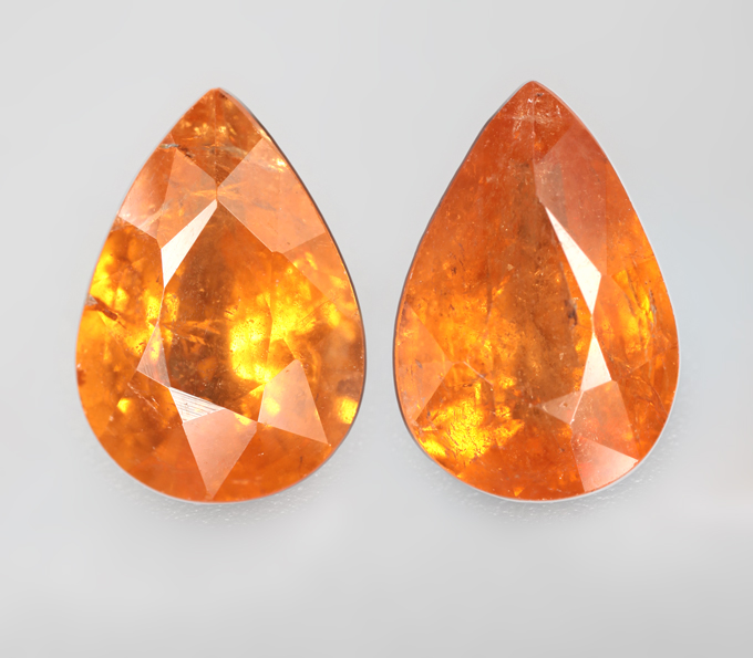 Пара спессартинов гранатов 5,4 карата