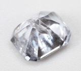 Платиновая шпинель со сменой цвета 0,92 карата 