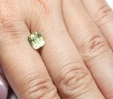 Зеленовато-желтый циркон 3,99 карата 