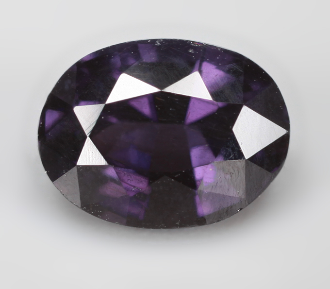 Пурпурная шпинель 1,01 карата