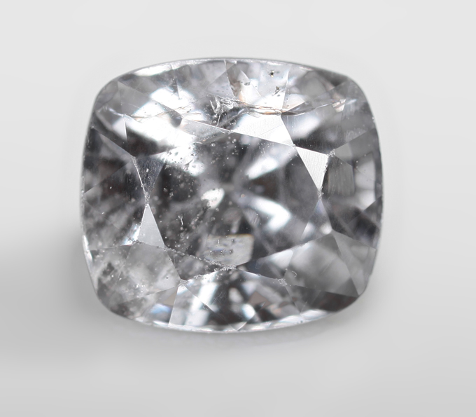 Серая шпинель 1,53 карата
