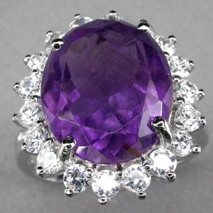 Прелестное кольцо с ярким аметистом