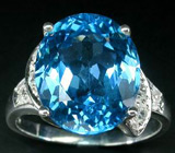 Кольцо с ярко-синим топазом и белыми сапфирами Серебро 925