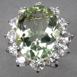 Крупный зеленый аметист и цирконы