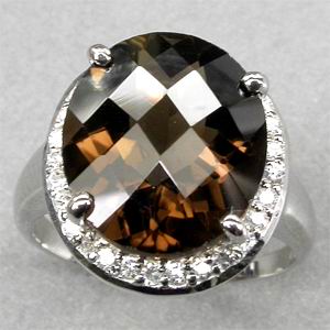 Кольцо с эффектным дымчатым топазом