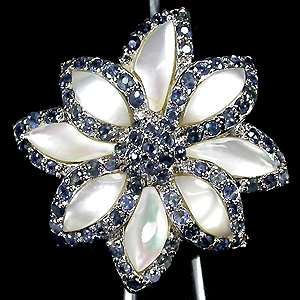 Изумительное крупное кольцо с перламутром и сапфирами