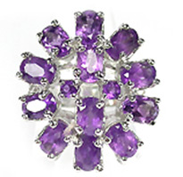 Великолепное кольцо с аметистами