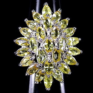 Кольцо с золотисто-лимонными сапфирами