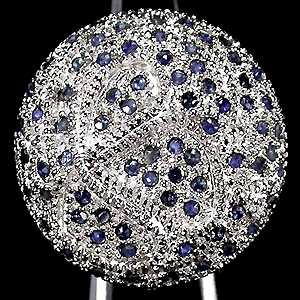 Крупное кольцо с сапфирами