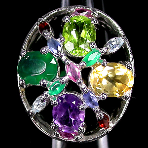 Великолепное кольцо с самоцветами