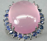 Кабошон розового кварца в окружении синих сапфиров Серебро 925