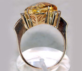 Авторское кольцо с золотистым цитрином и бриллиантами Золото