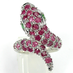 Кольцо «Кобра» с рубинами и изумрудами