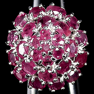 Кольцо с яркими рубинами