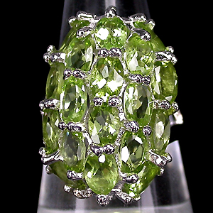 Превосходное кольцо с перидотами