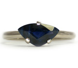 Кольцо с насыщенно-синим сапфиром Золото