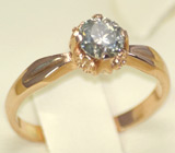Элегантное кольцо с бриллиантом Золото